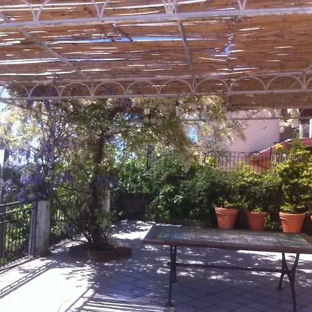 Villa Mimosa *